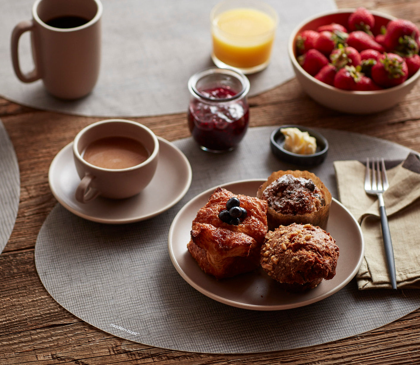 Plastic-free silicone placemat - oval - chocolate linen | modern